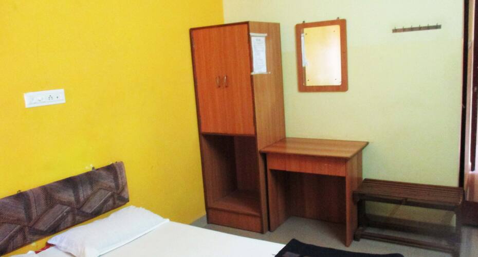 Hotel Vishwa, Gadag 5